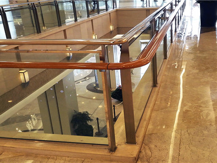 惠州市某大型商场不锈钢夹玻璃护栏
